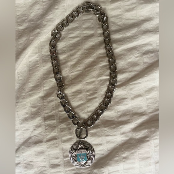 Silver Military style pendant necklace with large silver chain - Picture 2 of 3